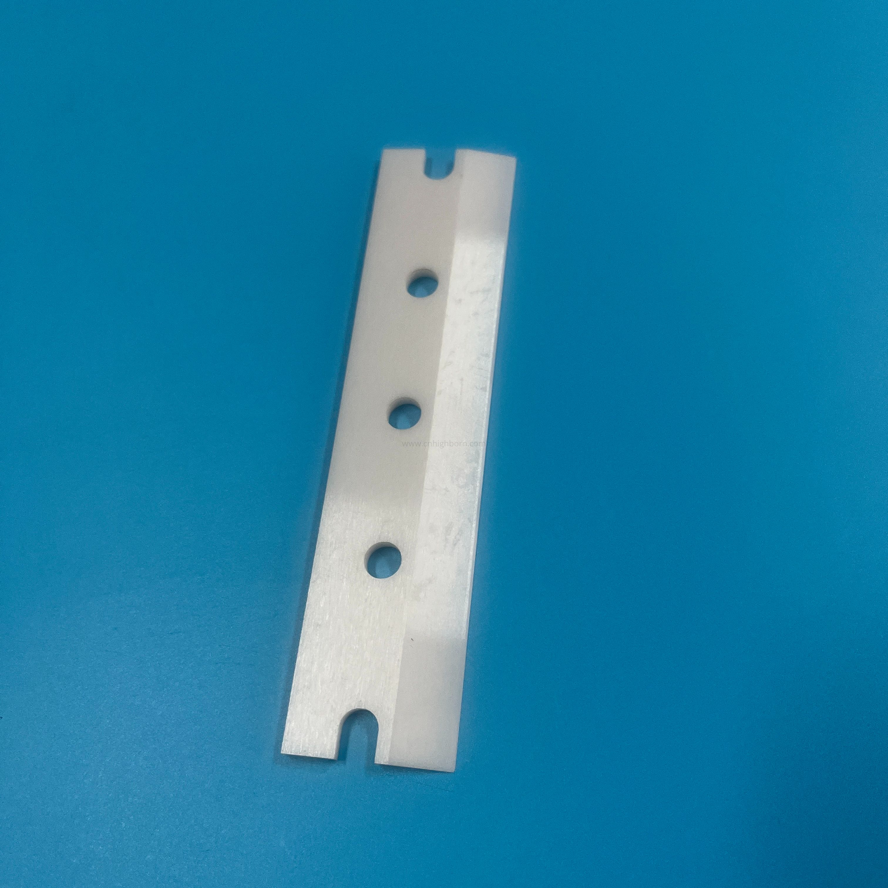Arkusz ceramiczny z tlenku cyrkonu o gramaturze 6,05 g/cm3