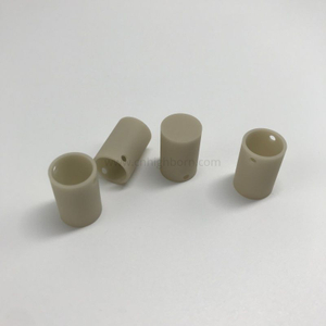 Cylindryczny tygiel ceramiczny o wysokiej przewodności cieplnej z azotku glinu (AlN).