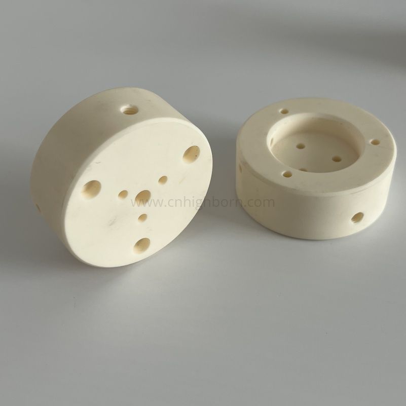 Okrągły blok ceramiczny z tlenku glinu obrabiany CNC 99,5% Al2o3
