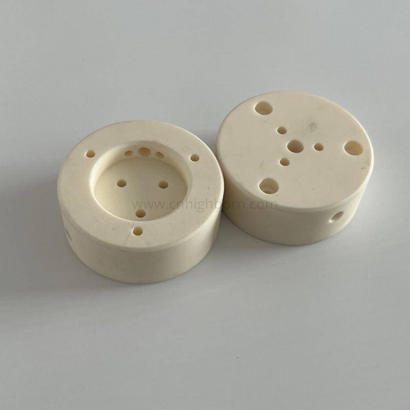 Okrągły blok ceramiczny z tlenku glinu obrabiany CNC 99,5% Al2o3